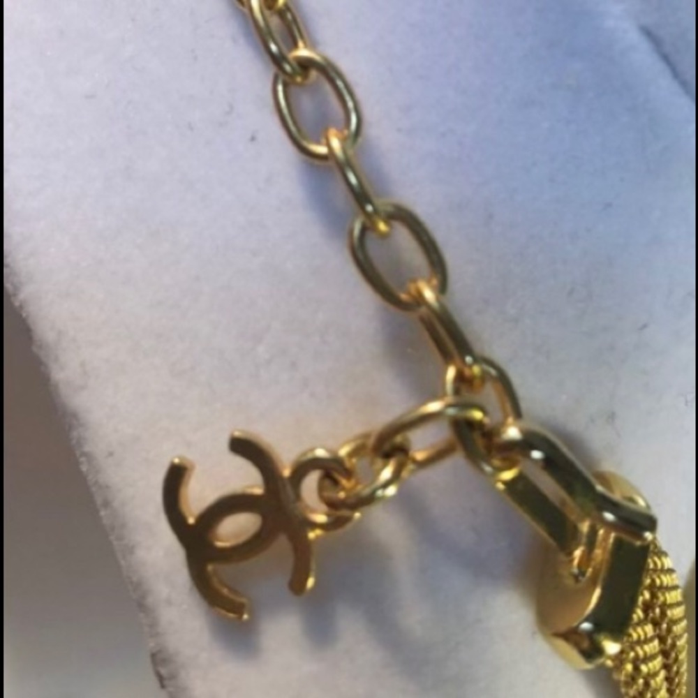 Vintage gold tone chocker necklace